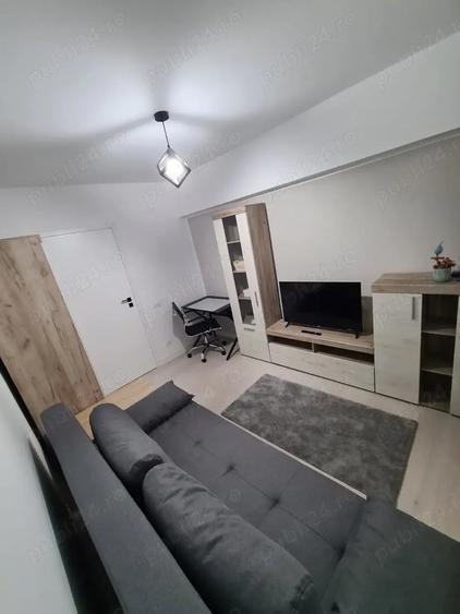 Apartament cu 3 camere decomandat în Tineretului