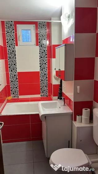 Apartament cu 3 camere decomandat în Nufărul