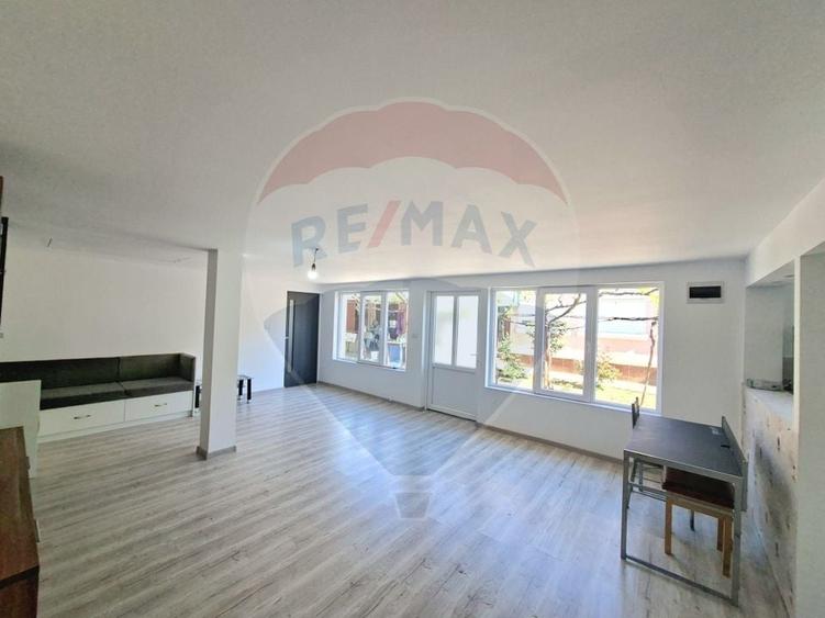 Casă individuală cu 6 camere cu Teren 1453 Mp în Mâsca
