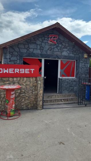 De VANZARE-3spati comerciale + 2 terase +casa P+etaj+curte - 3