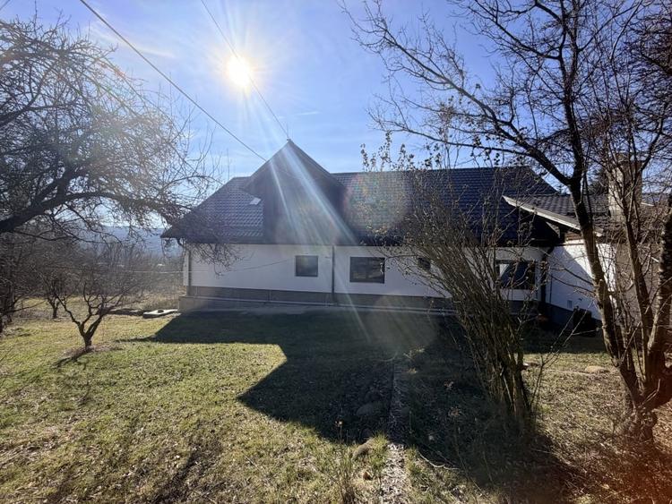 Refugiu Exclusivist Prahova Casa cu 5.2 ha, Panoramă Pârâu și Potențial Turistic - 32