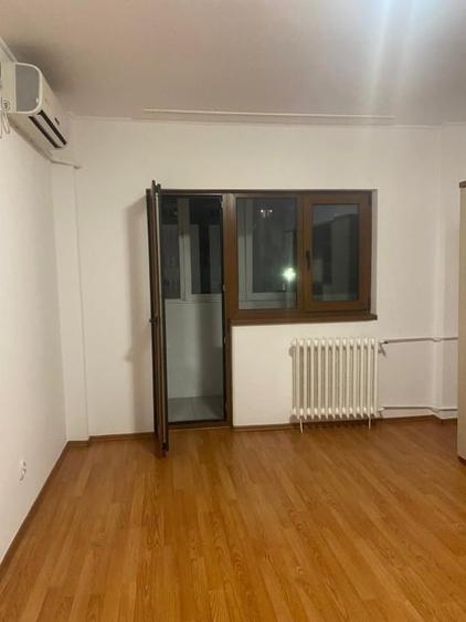 Proprietar,Vand 2 camere,doua balcoane B-dul Chisinau-stradal/5 minute Mega Mall - 2