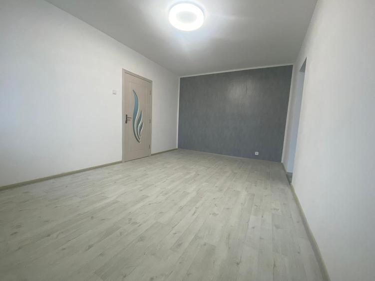 VAND APARTAMENT CU 2 CAMERE TGLINA 2 ZONA RENO - 4