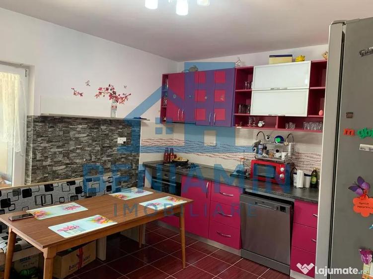 Casa spa?ioasa P+M de vanzare cartier Bordei - 7