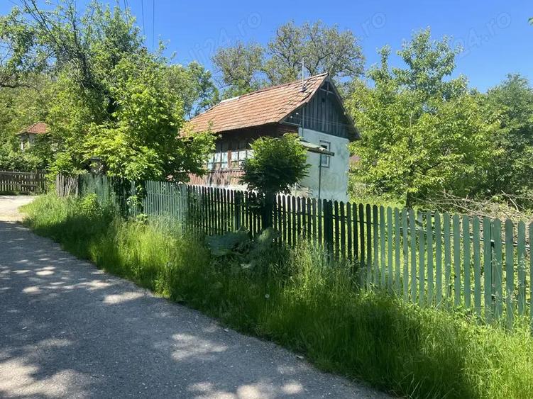 Casa ?i teren de vinzare - 9