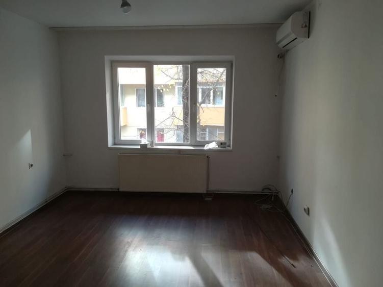 De vanzare Apartament 3 camere Bobocica Vitan - 5