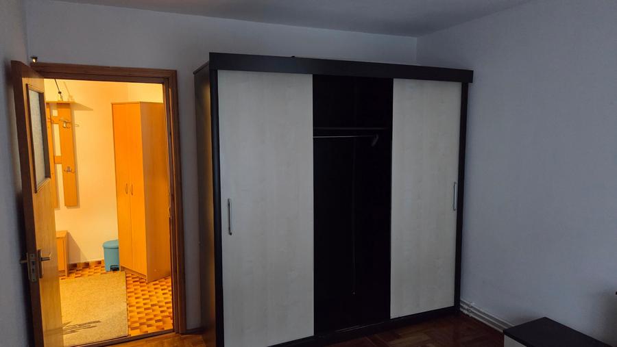 Dacia, ap. 2 camere, decomandat, etaj 2/4 - 10