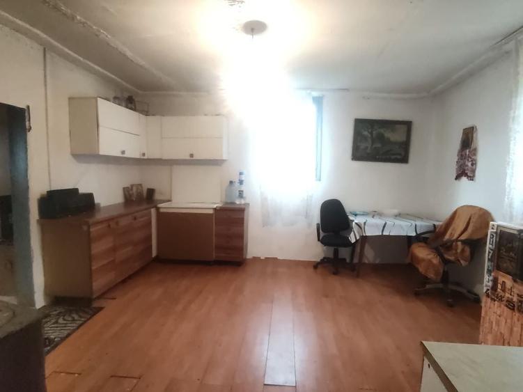 Vand casa la tara - 7