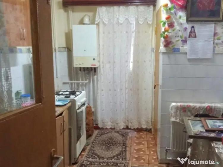 Apartament 3 camere, ultra central, Bals - 5