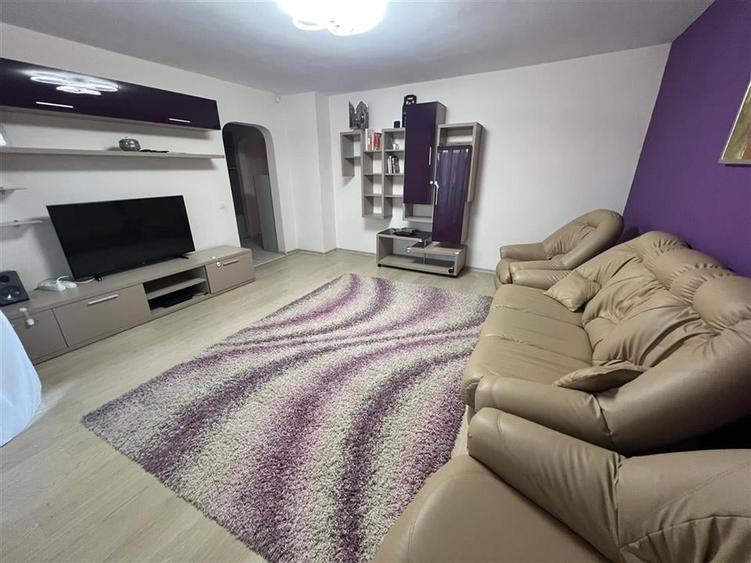 Ap 4 camere,renovat,3 AC, centrala, mobilat si utilat, Petre Liciu - 2