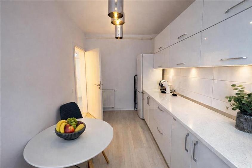 Tur 3D! Eleganta garsoniera, decomandata, mobilata, terasa, boxa, Avantgarden, B - 2