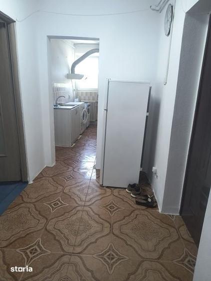 Vand apartament cu 2 camere/Scornicesti/str.Pompierilor - 2