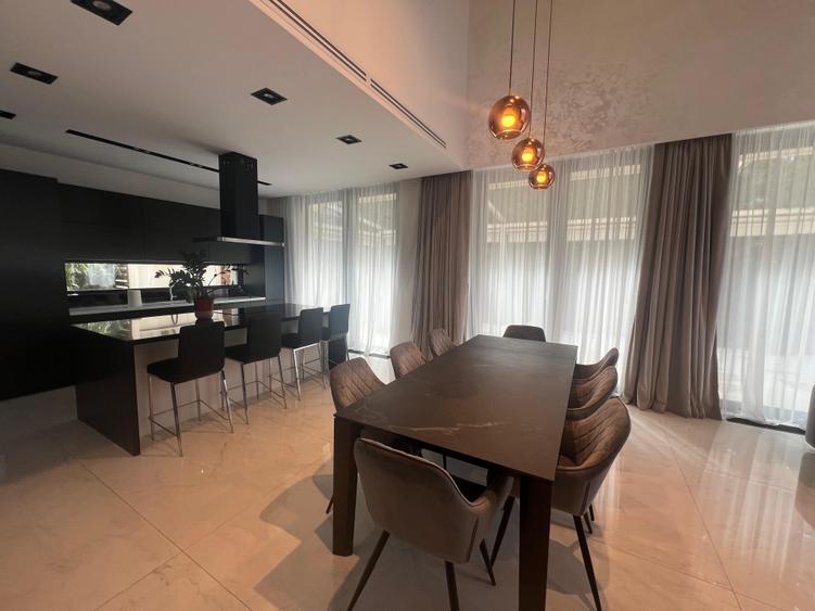 Vila deosebita in zona Baneasa - 5 camere - 4