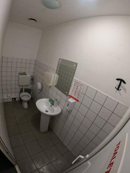 Spatiu Comercial Premium in Centru – Fatada din Sticla - 13