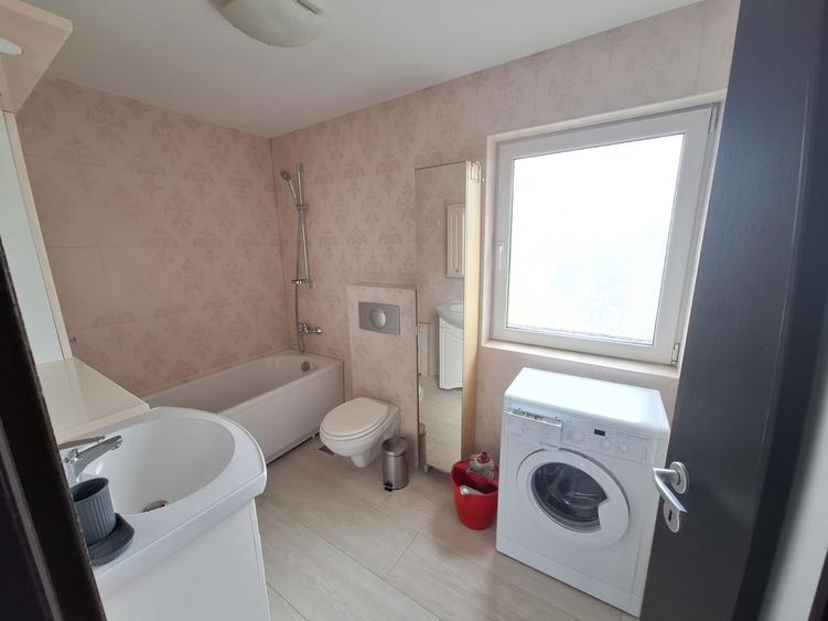 Inchiriez apartament 2 camere decom. - 2