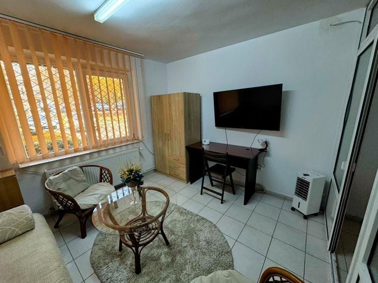 Piața Tomis 3 - garsonieră decomandată mobilată utilată - 6