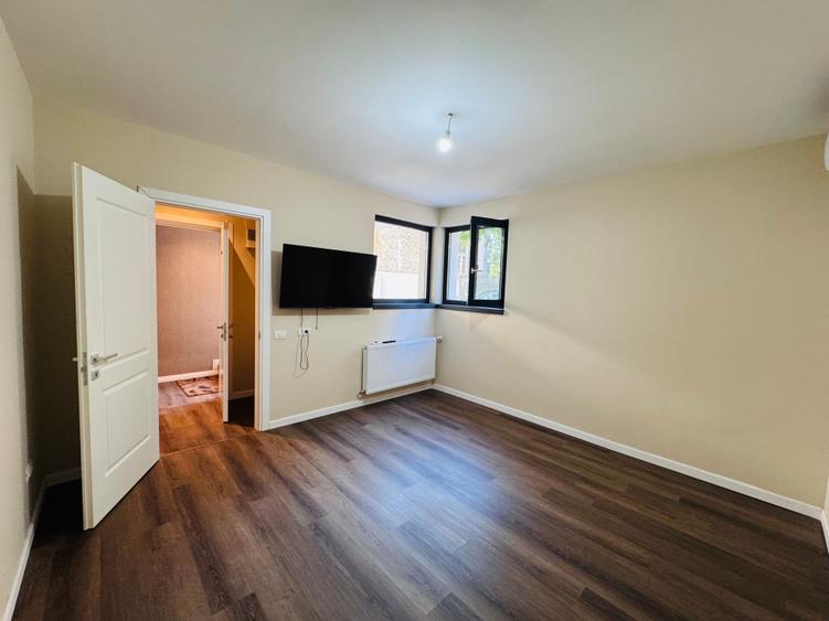 Piață Romana / Căderea Bastiliei / Parter - Spațiu Comercial de 44 mp - 2