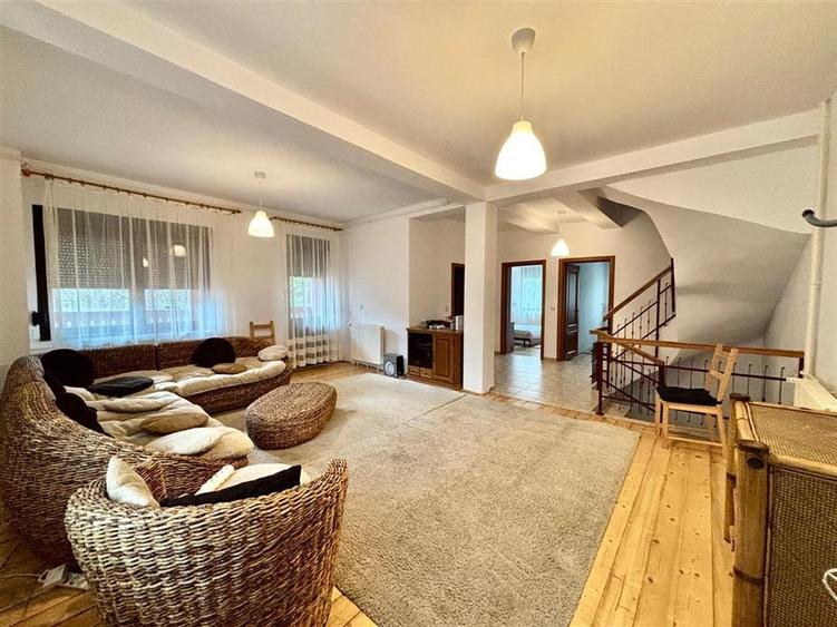 Oportunitate Duplex 7 Camere Central Predeal - 1