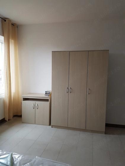 Apartament cu 6 camere decomandat în Central