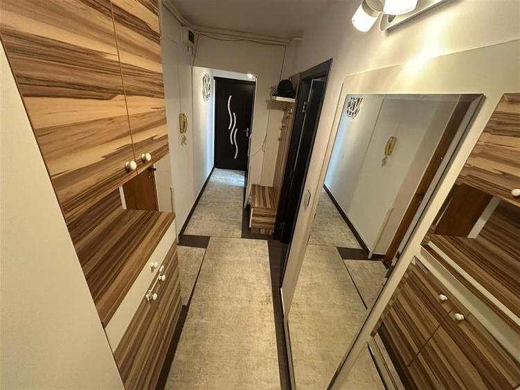 Cug - Selgros - 2 Camere Decomandat - Bloc 1985 - 10