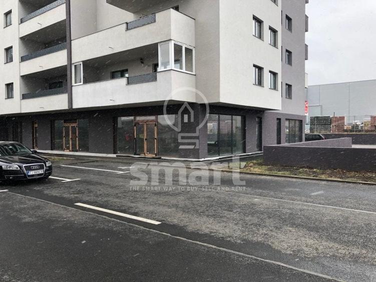 Spatiu comercial , parter de bloc nou, vitrina generoasa - 1