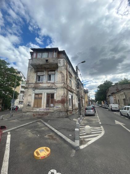 Parcul Carol-Palatul Parlamentului/Apartament doua camere/An 1890-Risc seismic 1 - 3