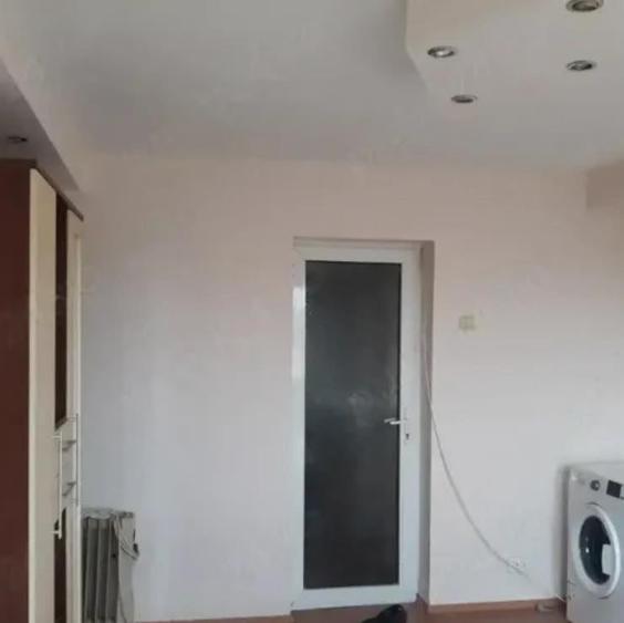 garsonieră zona  Cet  mobilată utilată 22 mp - 3