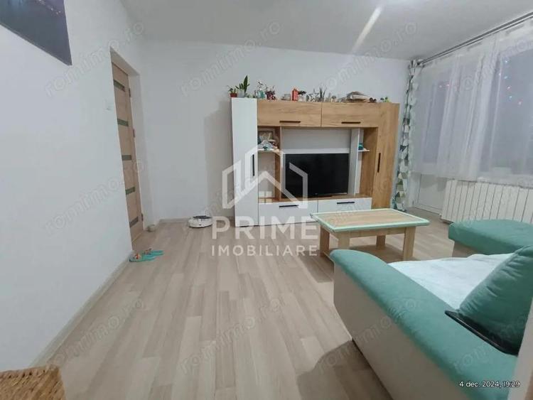 DE VANZARE - Aparatament cu 3 camere, 60 mp, etaj 3/4 - CUGIR - 1