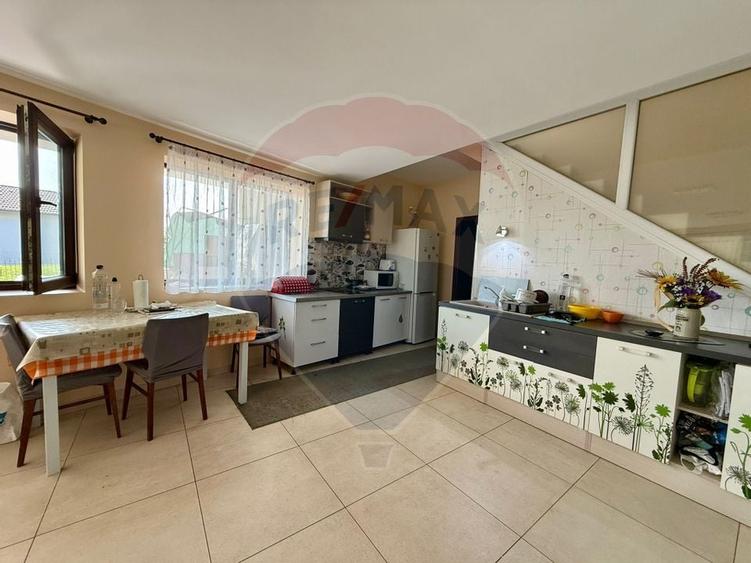 Casa individuala cu teren generos - Dambul Rotund, str. Odobesti - 7