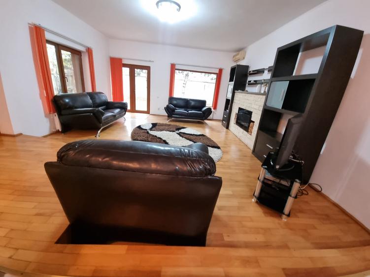 Casă individuală cu 5 camere cu Canalizare în Central