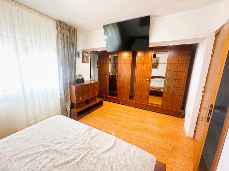 Duplex cu 3 CAMERE - str BABADAG - MOBILAT - 9