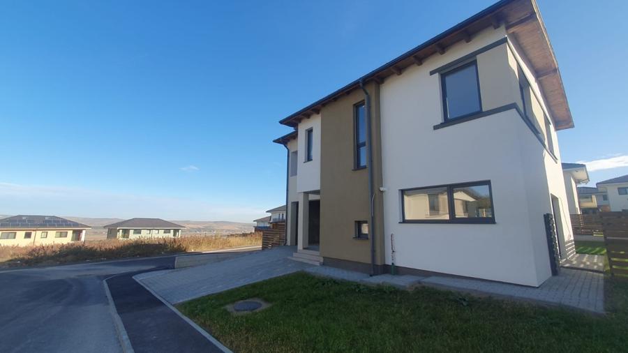 Casa individuala cu 4 camere de inchiriat , Dezmir - 3