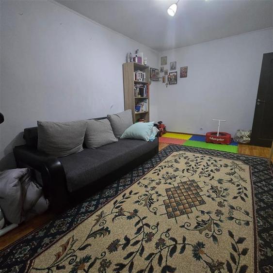 Dacia - apartament 2 camere decomandat bucatarie patrata - etajul 1 - 54mp - 3