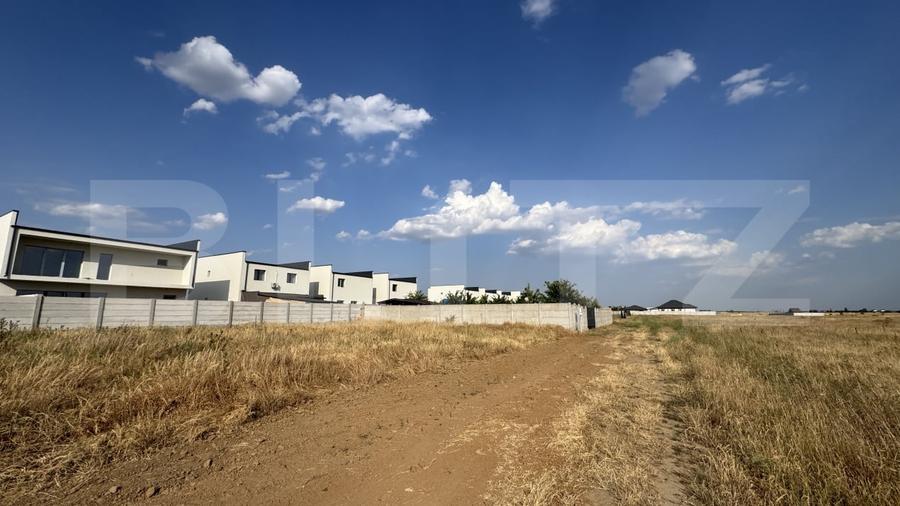 Parcela teren 735 mp, front 39 m, utilitati, zona Selgros - 2