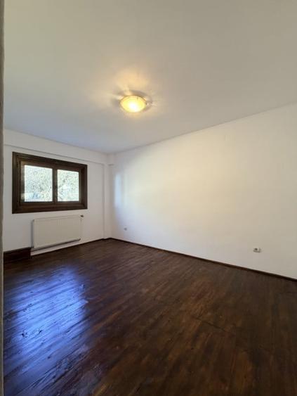 Refugiu Exclusivist Prahova Casa cu 5.2 ha, Panoramă Pârâu și Potențial Turistic - 29