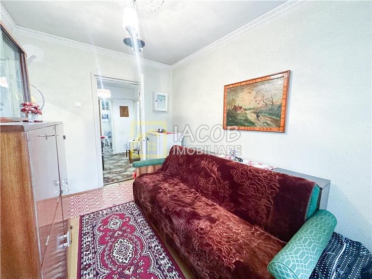 3 camere decomandate, 22 Decembrie - 9