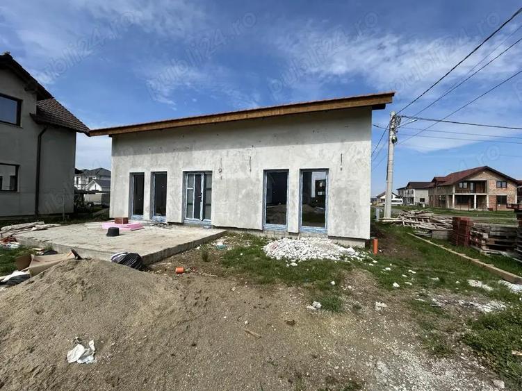 Vand vila noua la nivel,Fantanele,jud.Arad,st.300 mp,la gri - 12