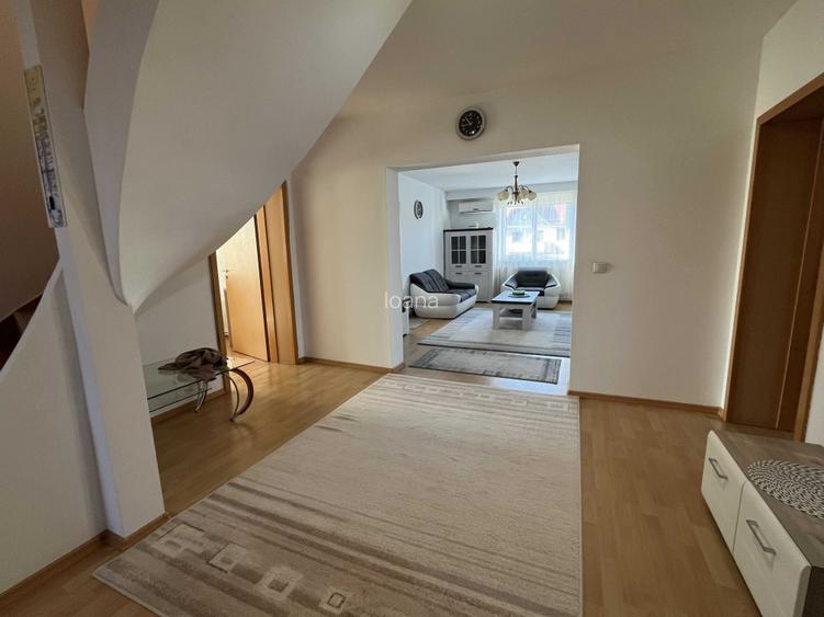 Persoana fizica, vand apartament la casa, cartier Sub Arini, Sibiu