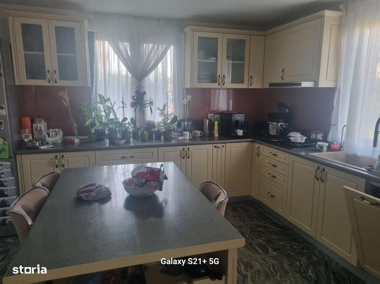 Casă cu 4 camere în Nojorid