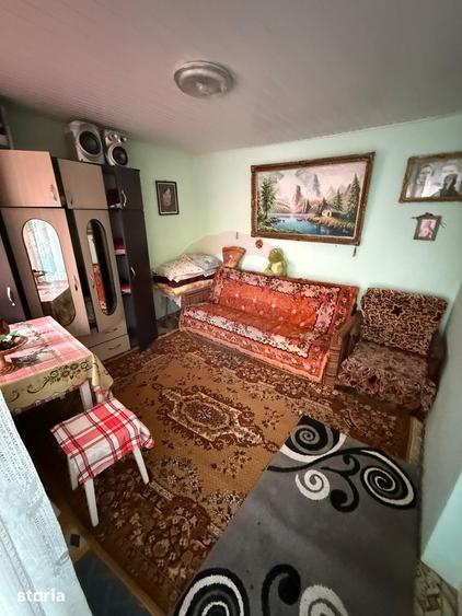 Casă cu 6 camere cu Teren 1340 Mp în Zorleni