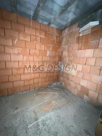 Casă cu 6 camere cu Teren 1325 Mp în Uliuc