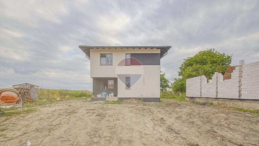 Duplex cu 4 camere cu Teren 500 Mp în Stupini