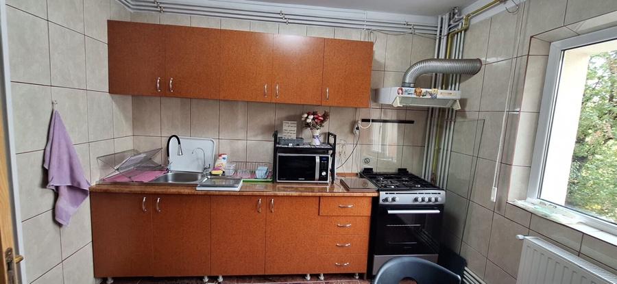 Apartament cu 3 camere decomandat, mobilat în Unirii
