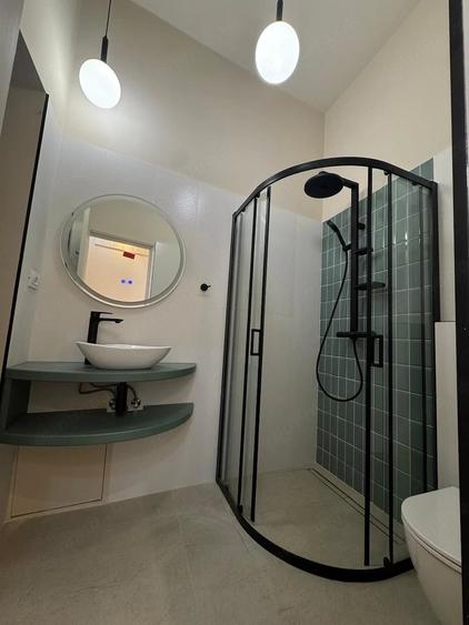 Apartament cu 4 camere semidecomandat în Ultracentral