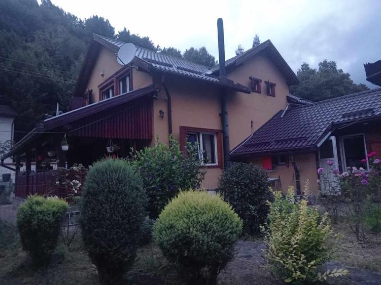 Casă cu 4 camere în Idicel