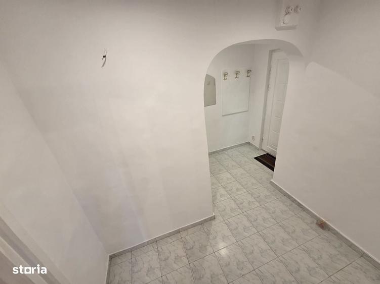 Garsonieră decomandată în Central