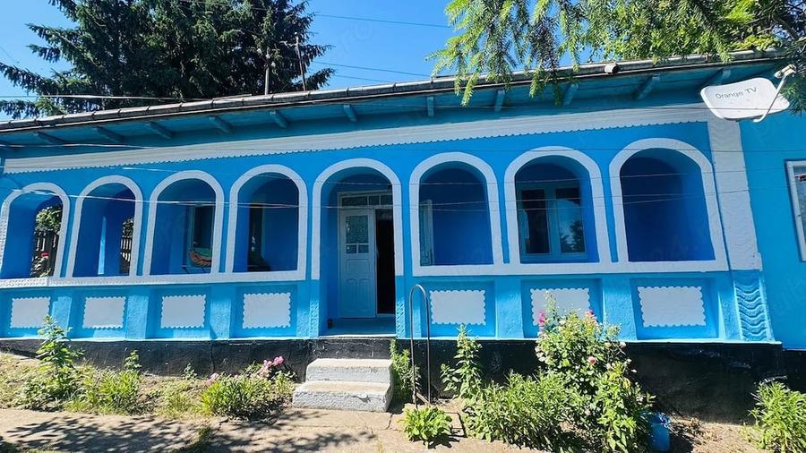 Casă cu Teren 2700 Mp în Iazu Nou