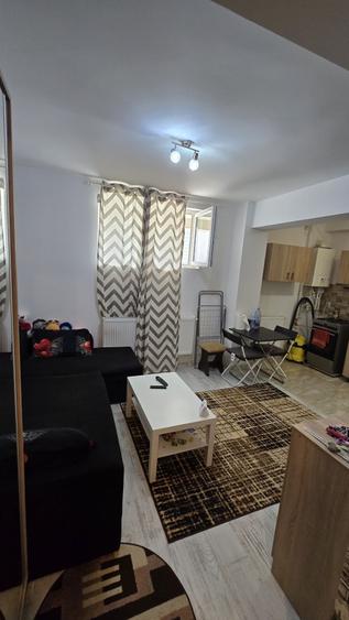Garsonieră semidecomandată în Roșu