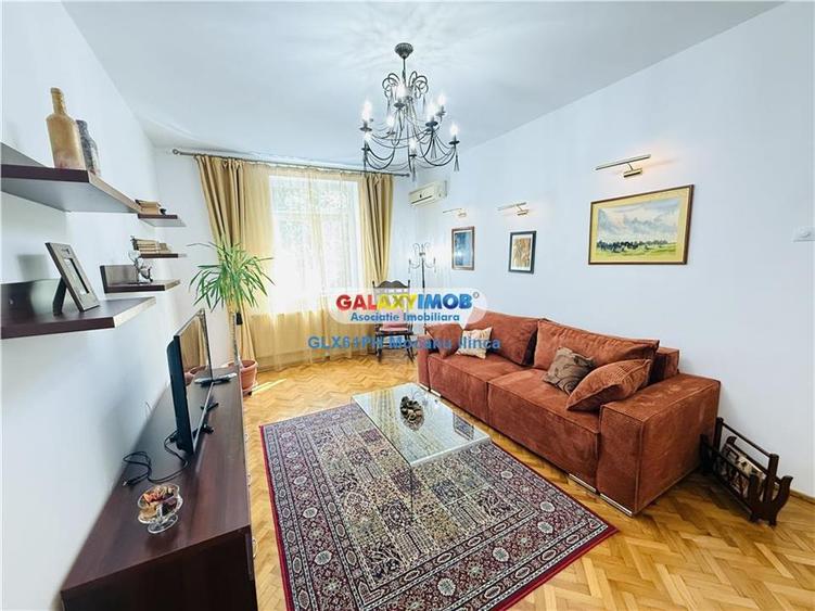 Apartament cu 3 camere semidecomandat, mobilat în Sud