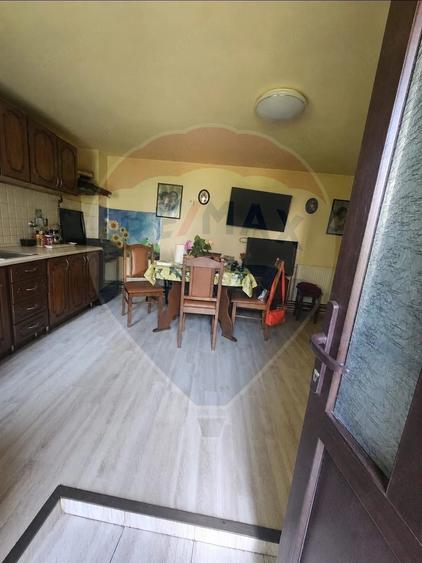 Casă cu 3 camere cu Teren 358 Mp în Central